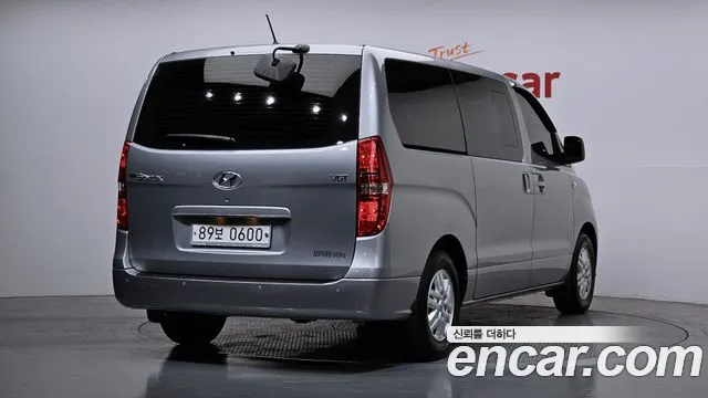 Hyundai Starex 2021 — фото 2