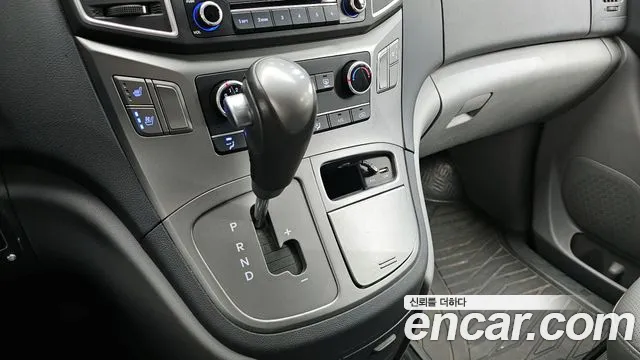 Hyundai Starex 2021 — фото 9