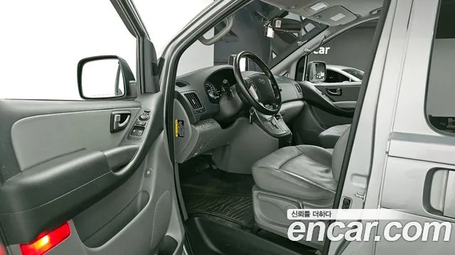 Hyundai Starex 2021 — фото 10