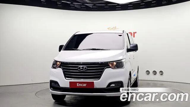 Hyundai Starex 2021 — фото 3