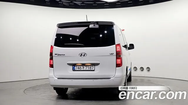 Hyundai Starex 2021 — фото 4