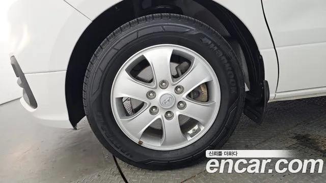 Hyundai Starex 2021 — фото 5