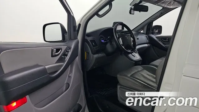 Hyundai Starex 2021 — фото 10