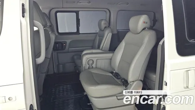 Hyundai Starex 2021 — фото 18