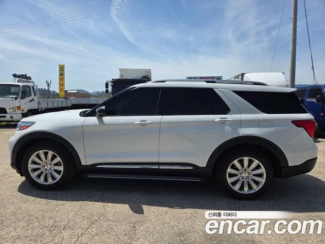 Ford Explorer 2021 — фото 14