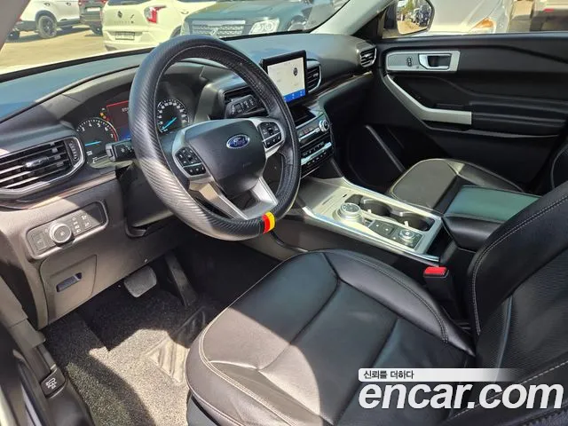 Ford Explorer 2021 — фото 16