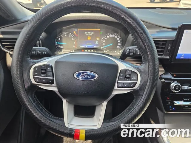 Ford Explorer 2021 — фото 20