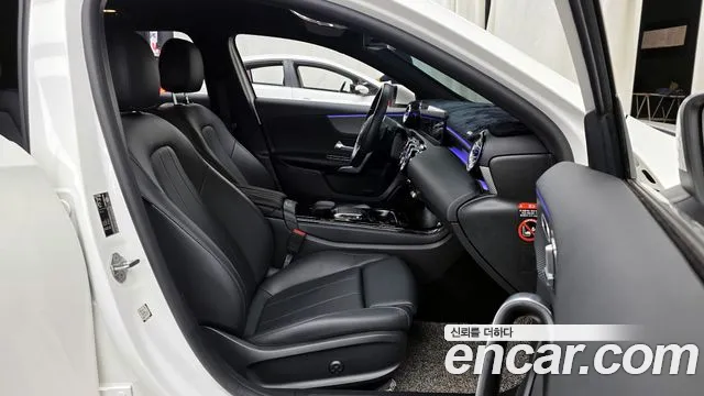 Mercedes-Benz A-Class 2023 — фото 11