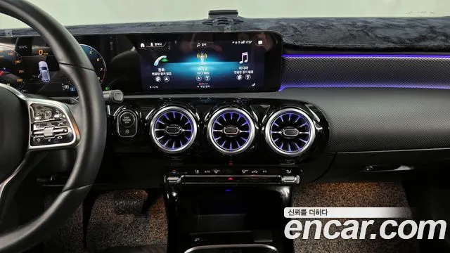 Mercedes-Benz A-Class 2023 — фото 14