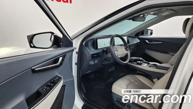 Kia EV6 2022 — фото 13