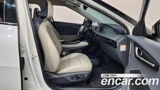 Kia EV6 2022 — фото 16
