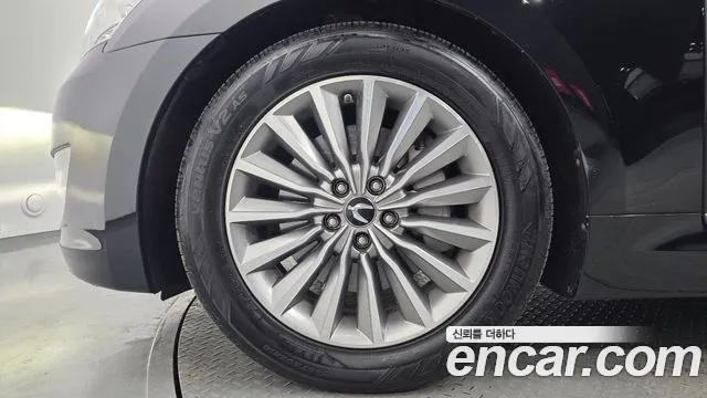 Hyundai Equus 2015 — фото 5