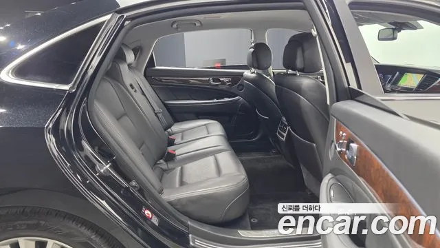 Hyundai Equus 2015 — фото 11