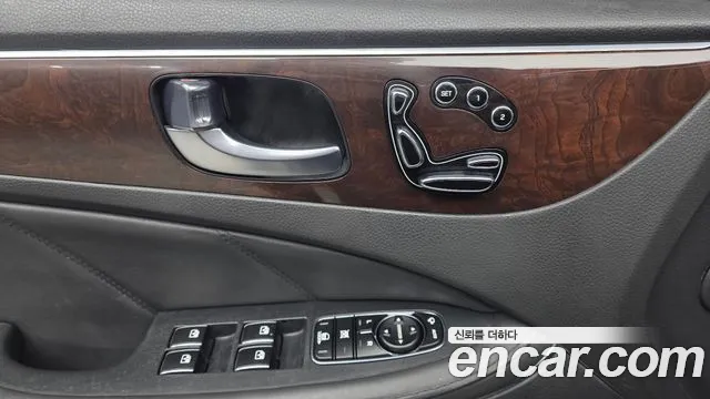 Hyundai Equus 2015 — фото 13