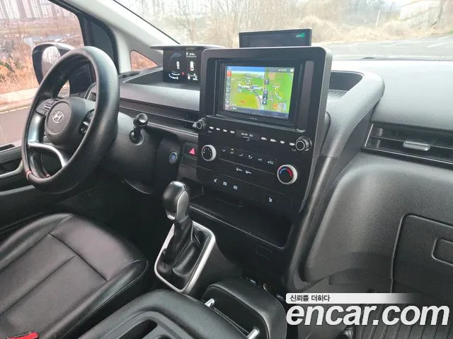 Hyundai Staria 2022 — фото 14