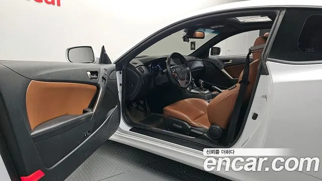Hyundai Genesis 2016 — фото 10