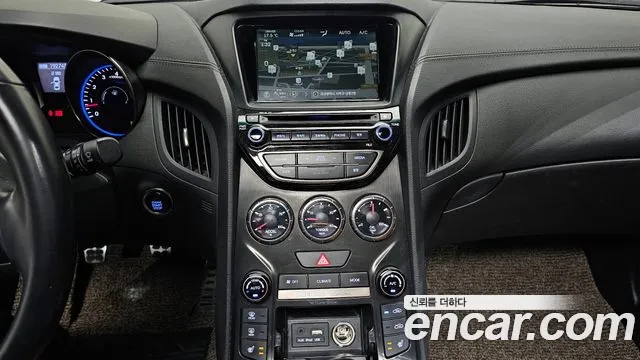 Hyundai Genesis 2016 — фото 13