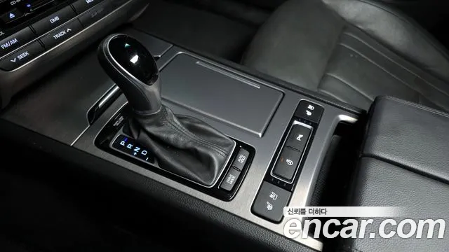 Hyundai Genesis 2016 — фото 12