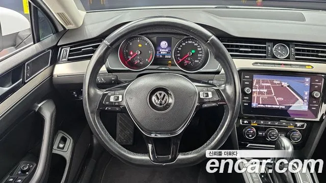 Volkswagen Passat 2018 — фото 14
