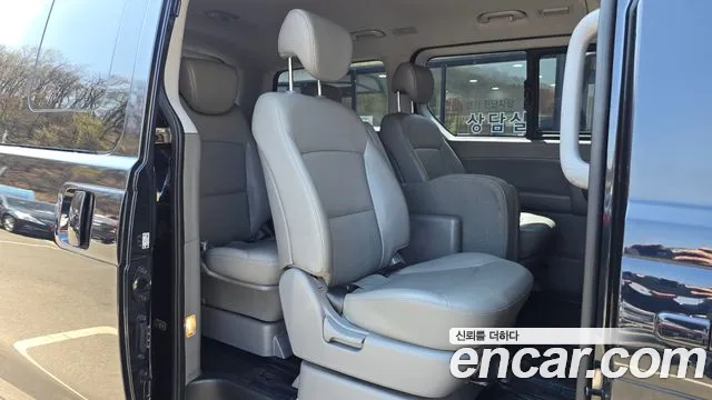 Hyundai Starex 2021 — фото 18