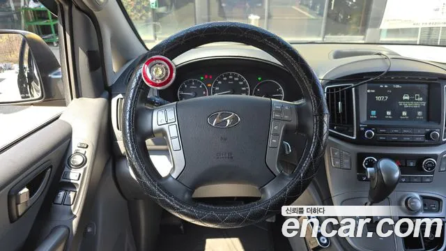 Hyundai Starex 2021 — фото 19
