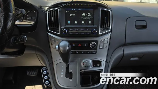 Hyundai Starex 2021 — фото 20