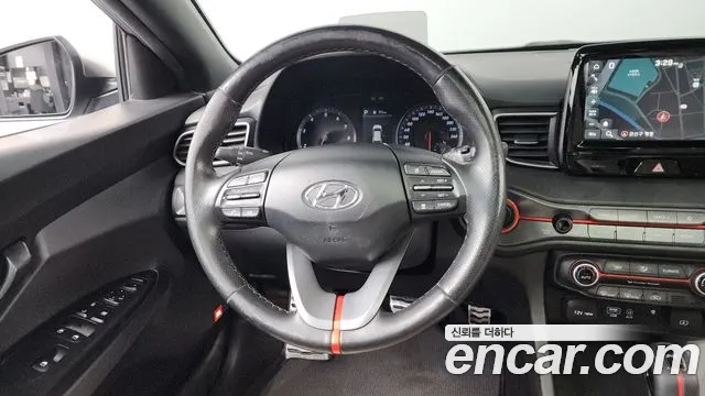 Hyundai Veloster 2018 — фото 18