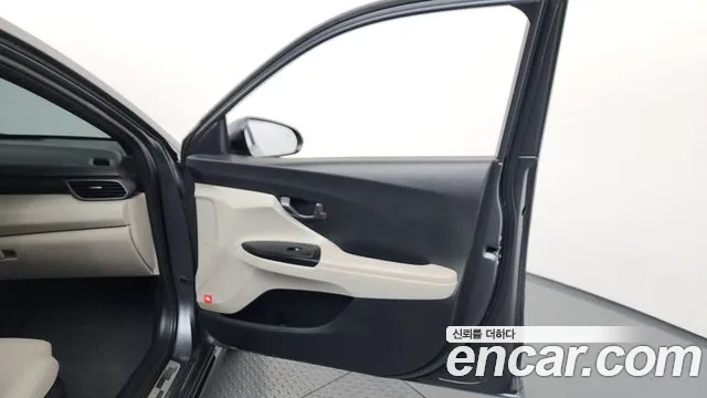 Hyundai Veloster 2018 — фото 15