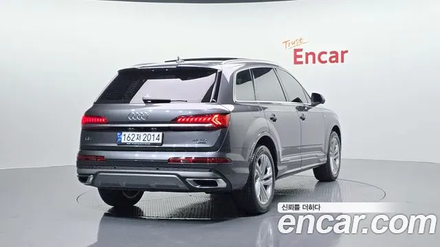 Audi Q7 2021 — фото 2