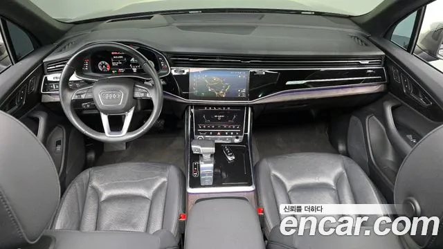 Audi Q7 2021 — фото 10
