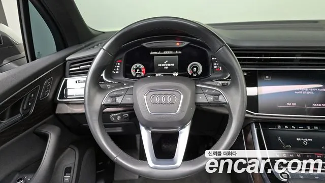 Audi Q7 2021 — фото 19