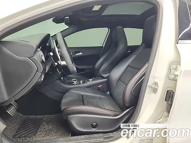 Mercedes-Benz GLA-Class 2018 — фото 11