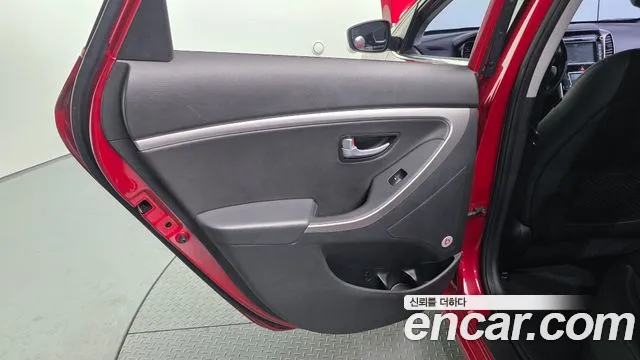 Hyundai i30 2015 — фото 15