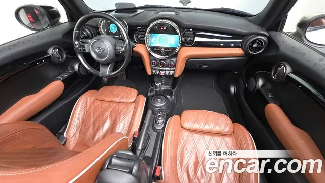 Mini Cooper Convertible 2022 — фото 10