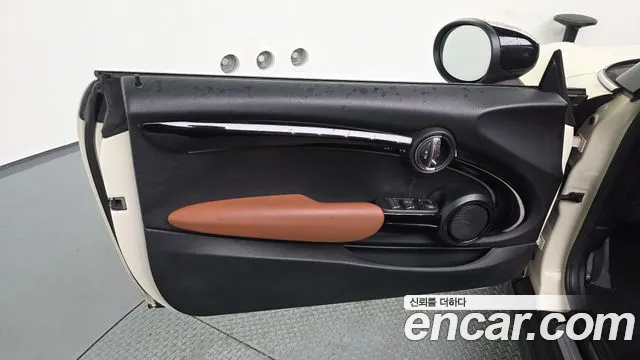 Mini Cooper Convertible 2022 — фото 14