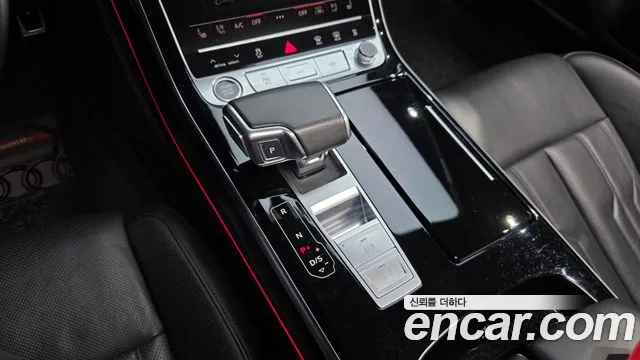 Audi A8 2021 — фото 12