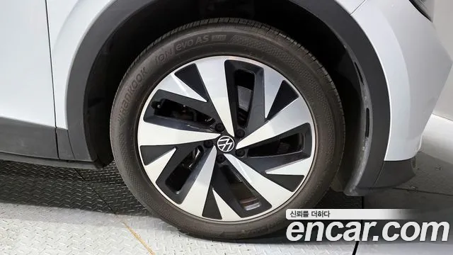 Volkswagen ID.4 2023 — фото 7