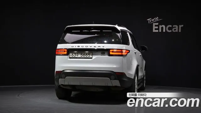 Land Rover Discovery 2017 — фото 4