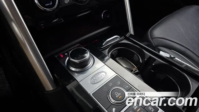 Land Rover Discovery 2017 — фото 9