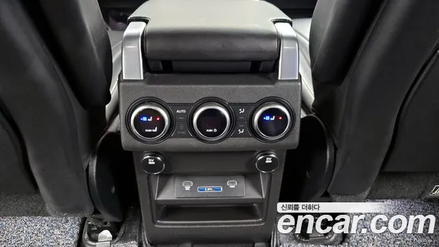 Land Rover Discovery 2017 — фото 19