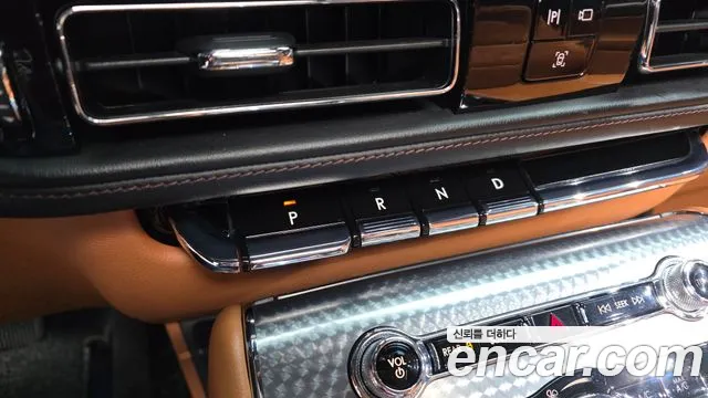 Lincoln Aviator 2021 — фото 12