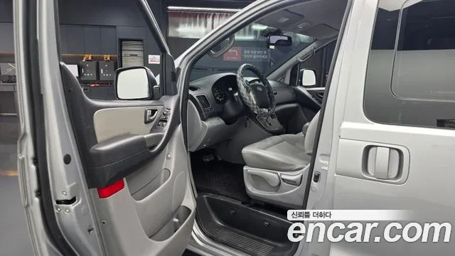 Hyundai Starex 2015 — фото 13