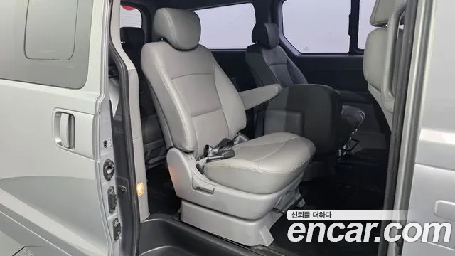 Hyundai Starex 2015 — фото 17