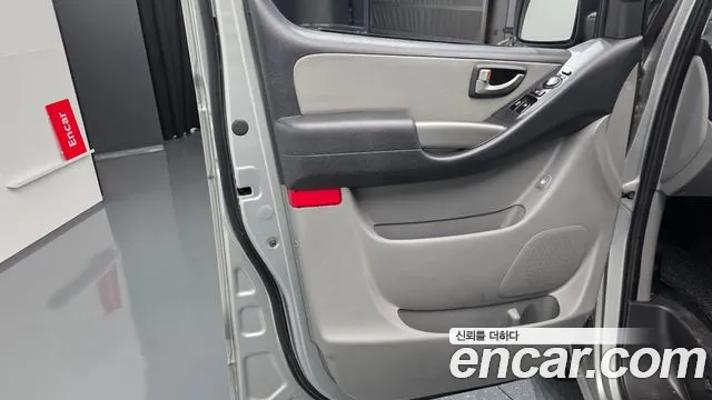 Hyundai Starex 2015 — фото 14