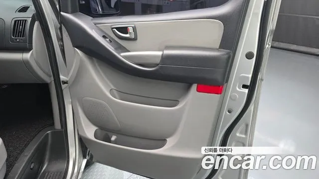 Hyundai Starex 2015 — фото 15