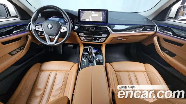 BMW 5-Series 2022 — фото 10