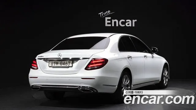 Mercedes-Benz E-Class 2017 — фото 1