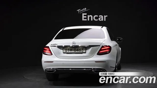 Mercedes-Benz E-Class 2017 — фото 3