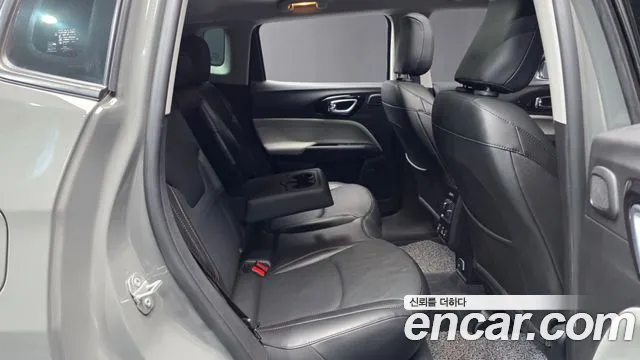 Jeep Compass 2022 — фото 12