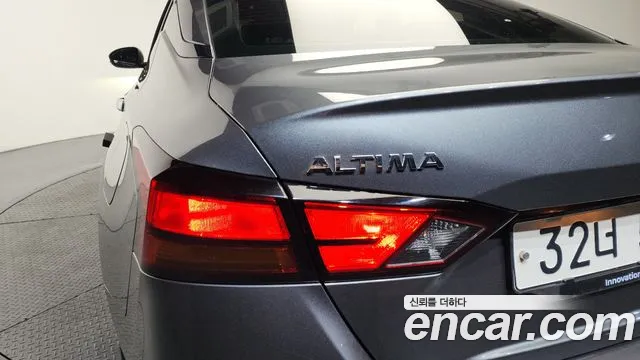 Nissan Altima 2019 — фото 9